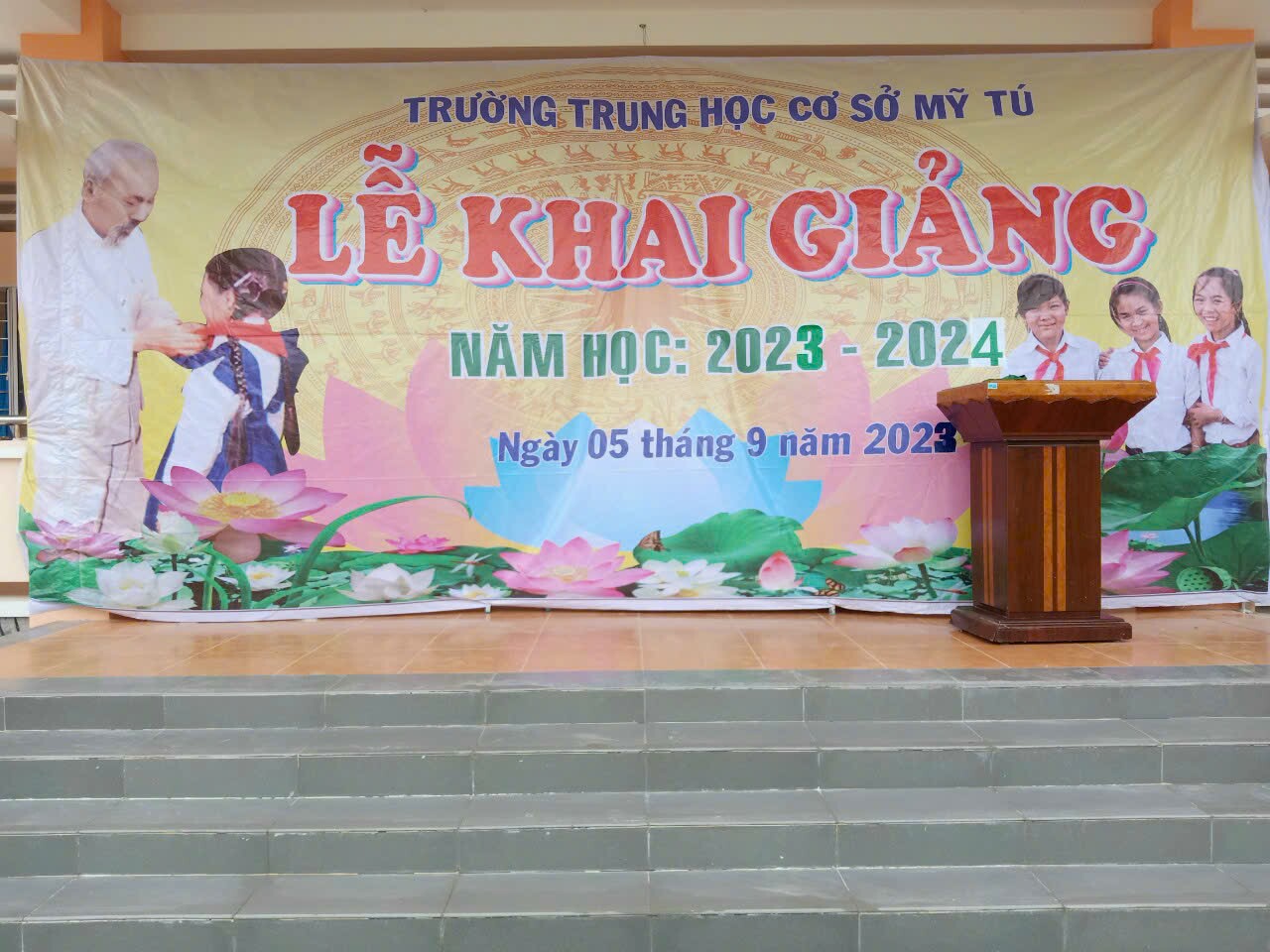 TRƯỜNG THCS MỸ TÚ KHAI GIẢNG NĂM HỌC 2023-2024